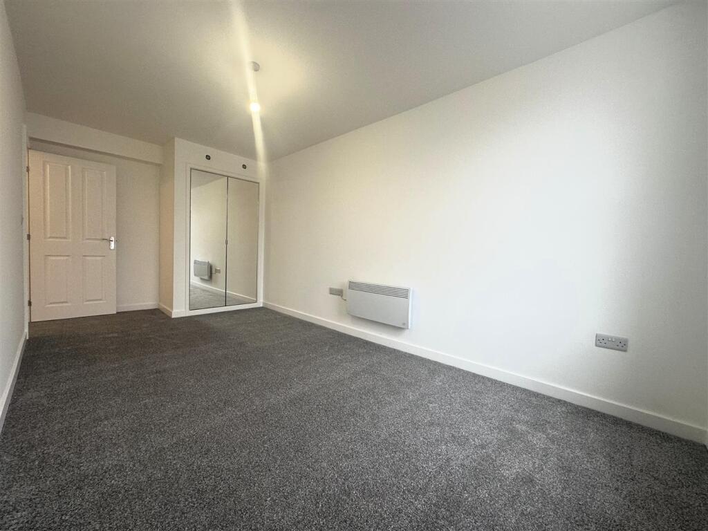Bedroom 2 II.jpg