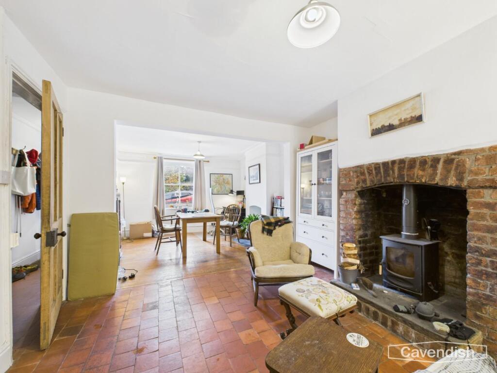 LIVING/DINING ROOM