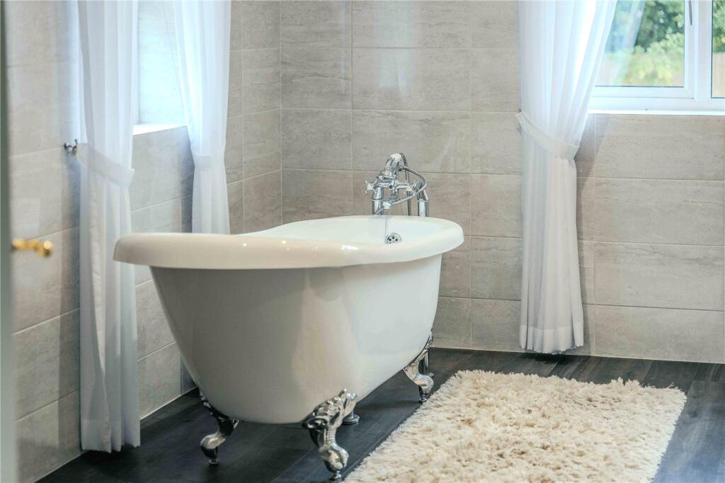 Bathtub