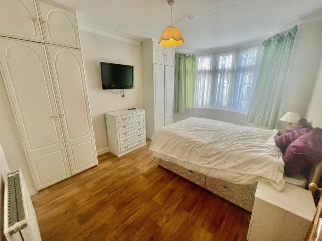 60 Westland Drive Bedroom 1.jpg