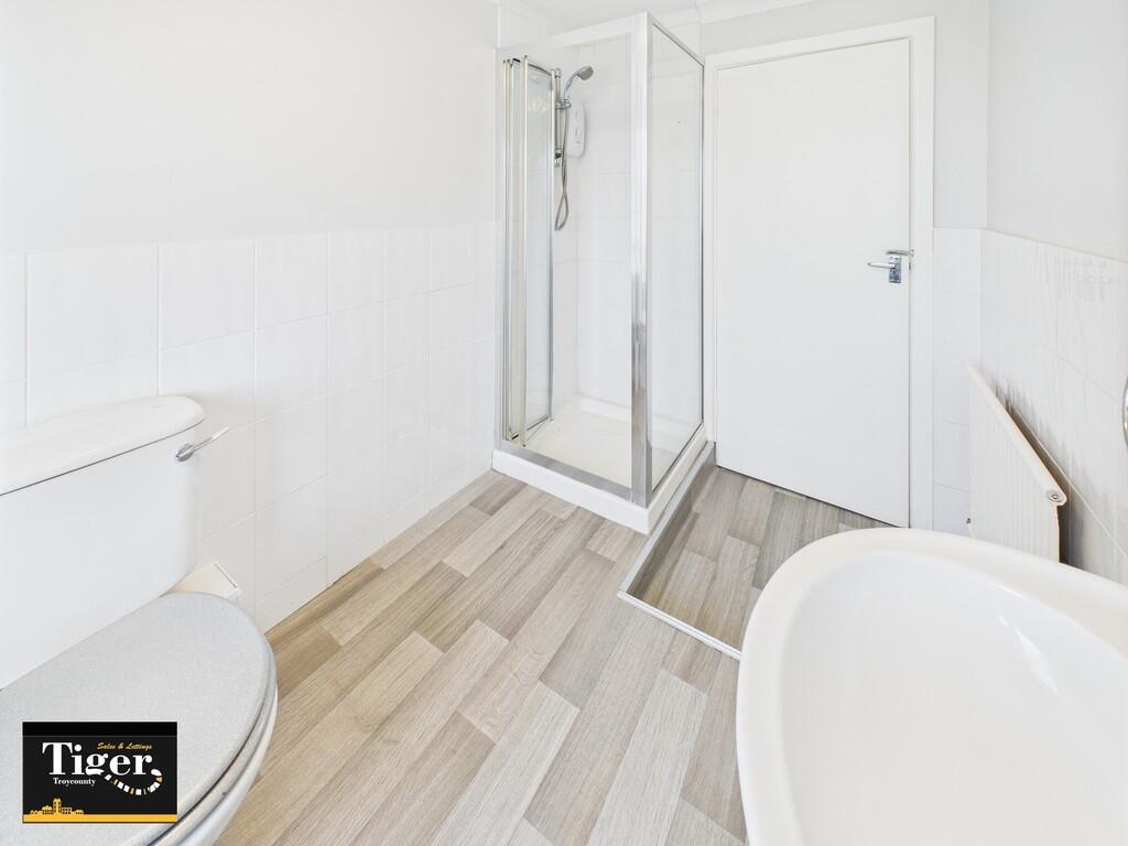 CAM02176G0-PR0643...