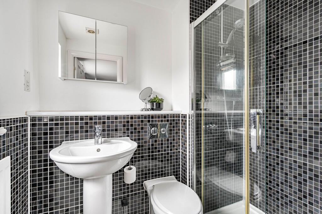 En suite shower room