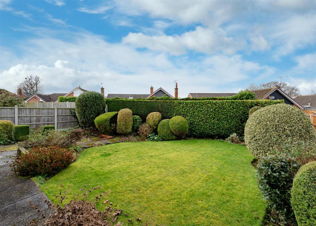 2 Johnsgate-garden2.jpg