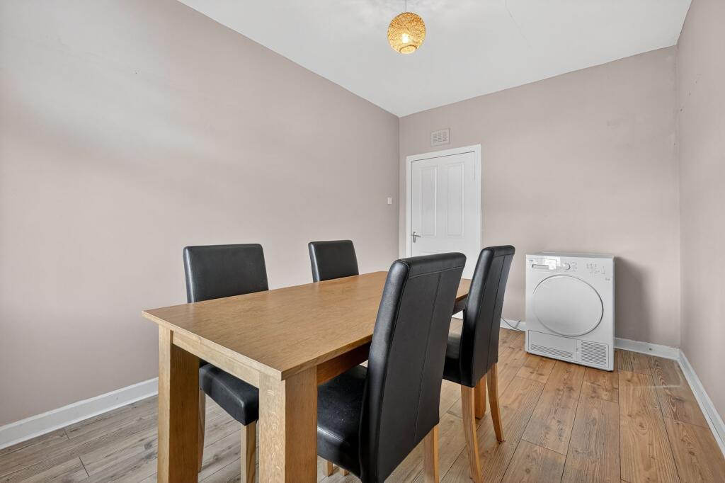 Bedroom 2 / Dining Room