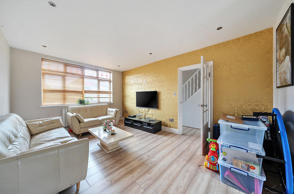 1318528-15-686530...