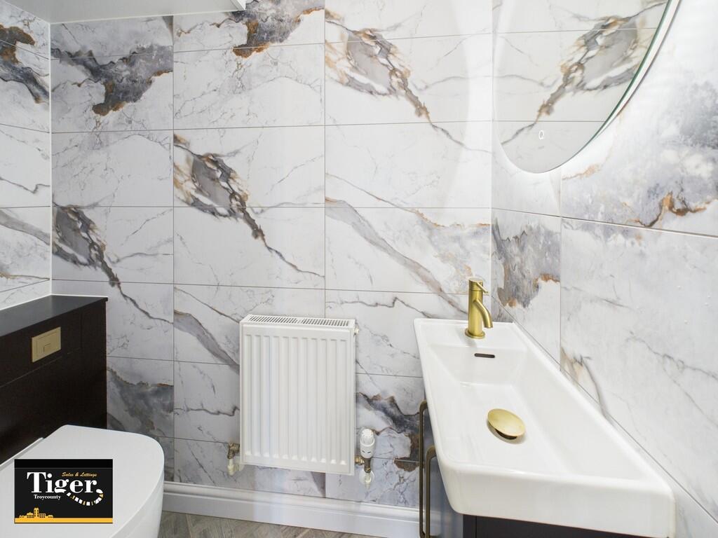 CAM02176G0-PR0540...