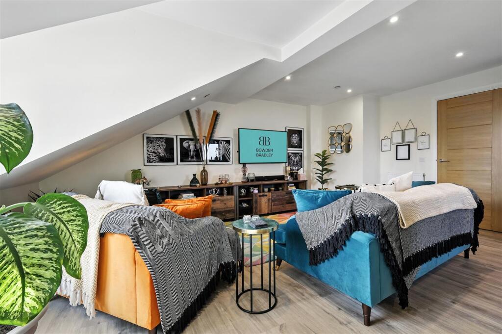 Reception/Kitchen/Diner