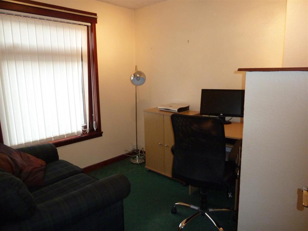 Bedroom 3 / Study