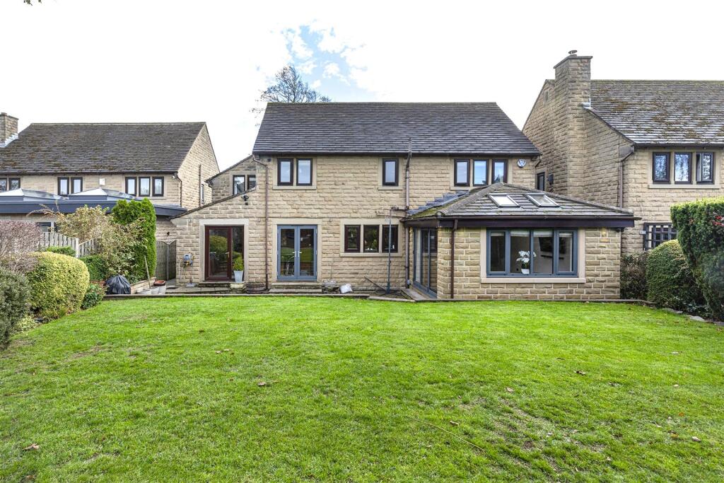 Bramleys Estate Agents - Crow Lees Gardens (43).jp