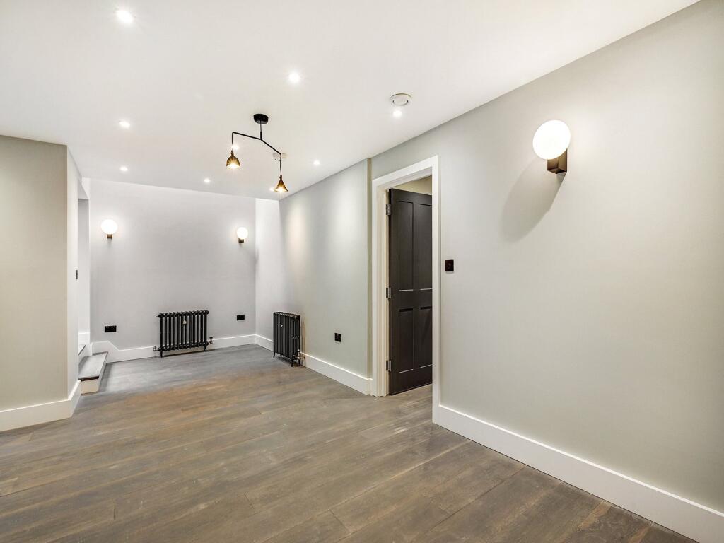 Beak Street