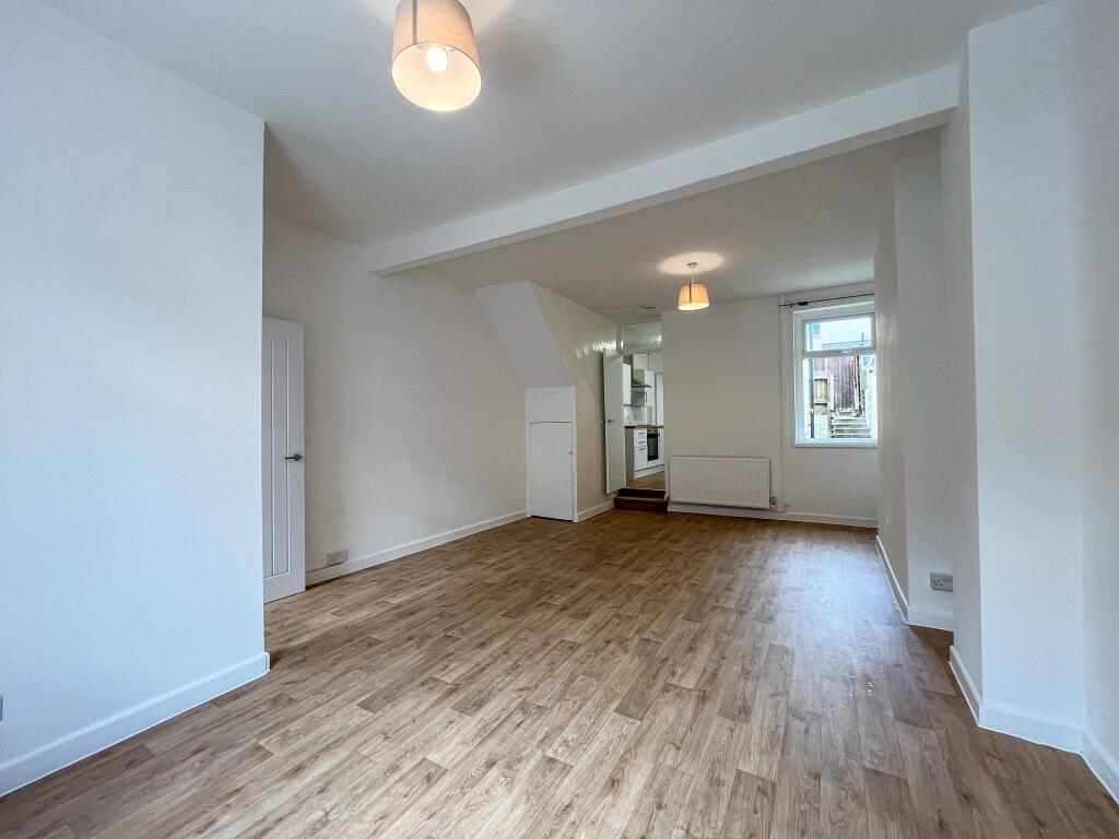 Open plan living/dining room