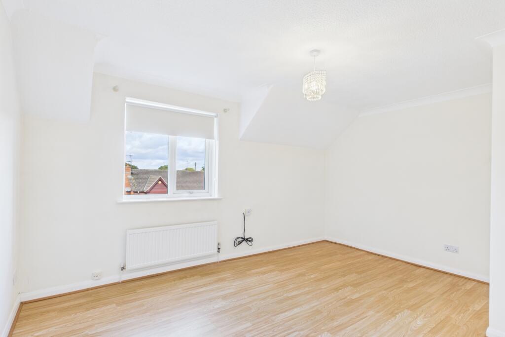 CAM04671G0-PR0081-STILL008