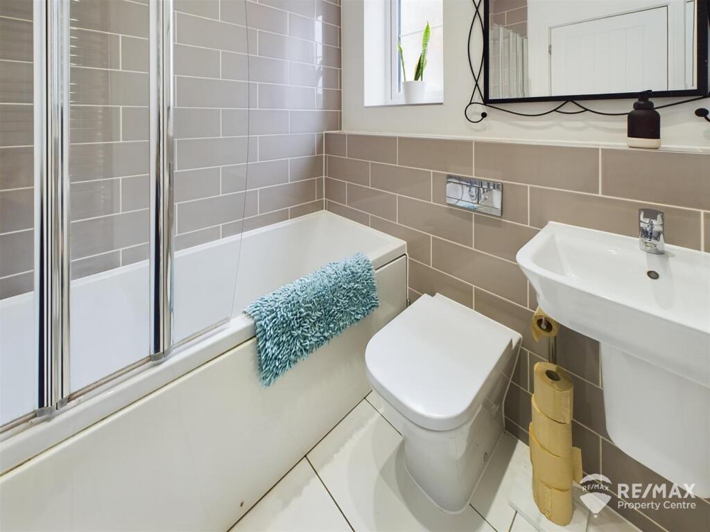 Bathroom.jpg