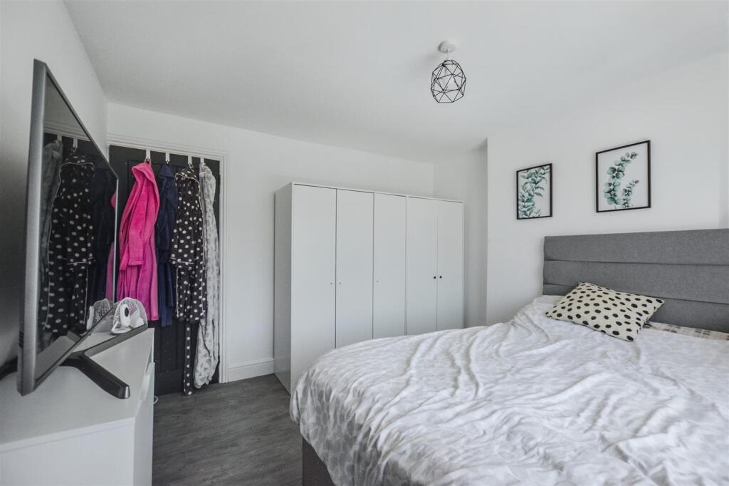 Bedroom 1_3.jpeg