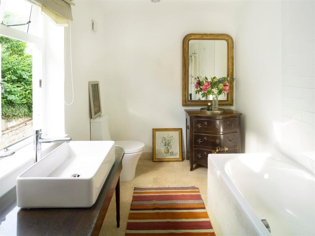 Bathroom.jpeg