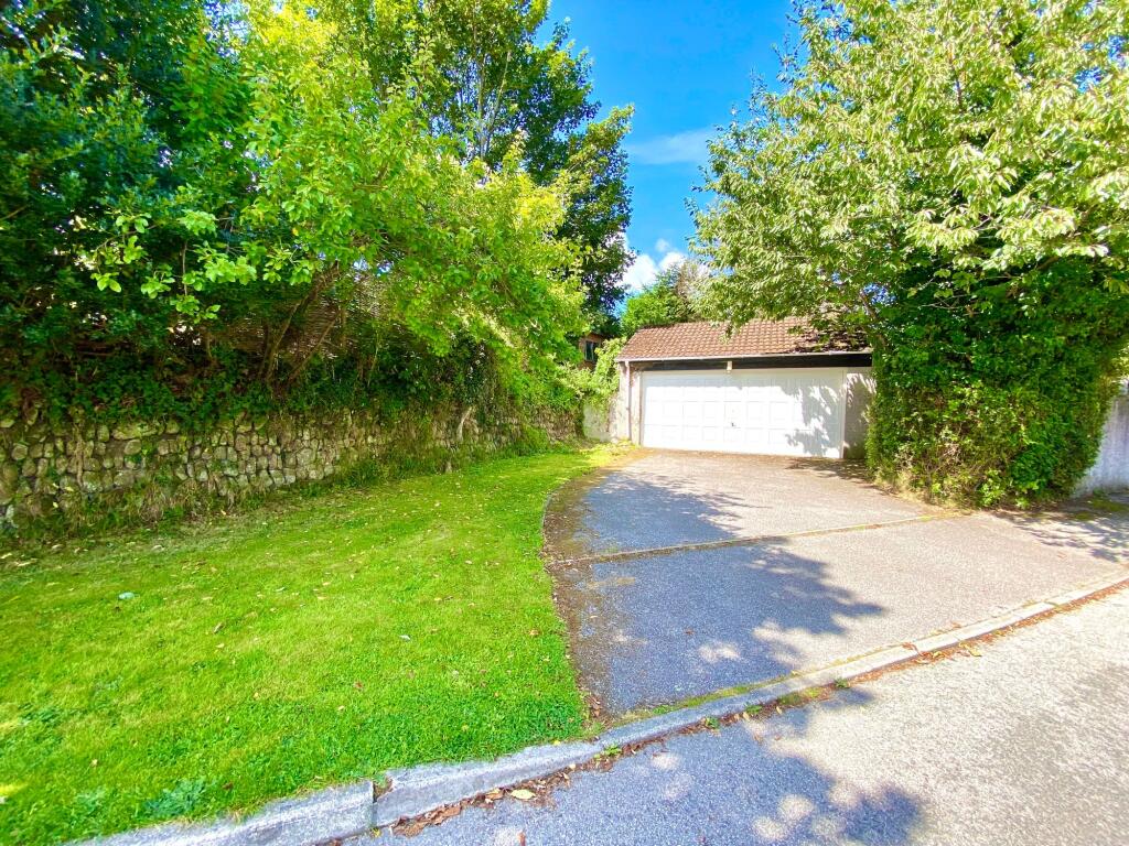 Detached Double Garage