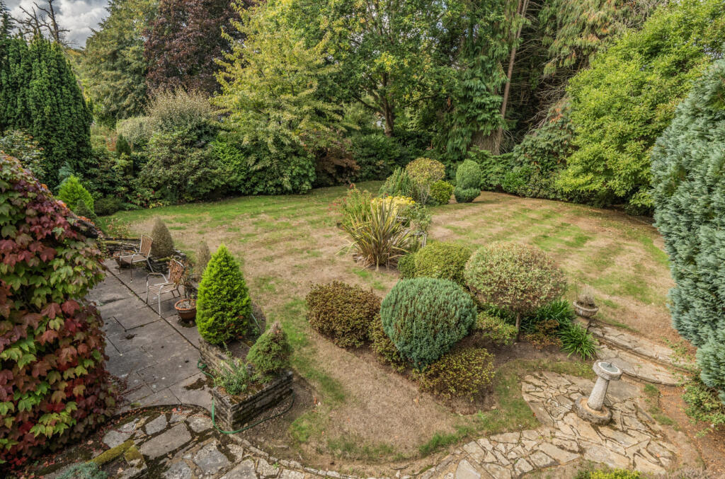 1354452-4-68d3c9b...