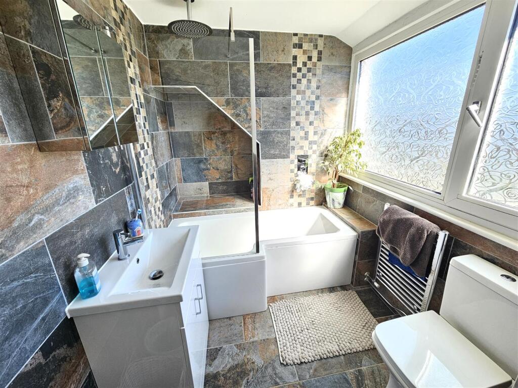 Family Bathroom.jpg
