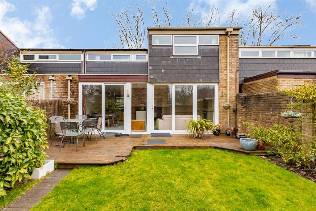 153 Knights Croft-HR6.jpg