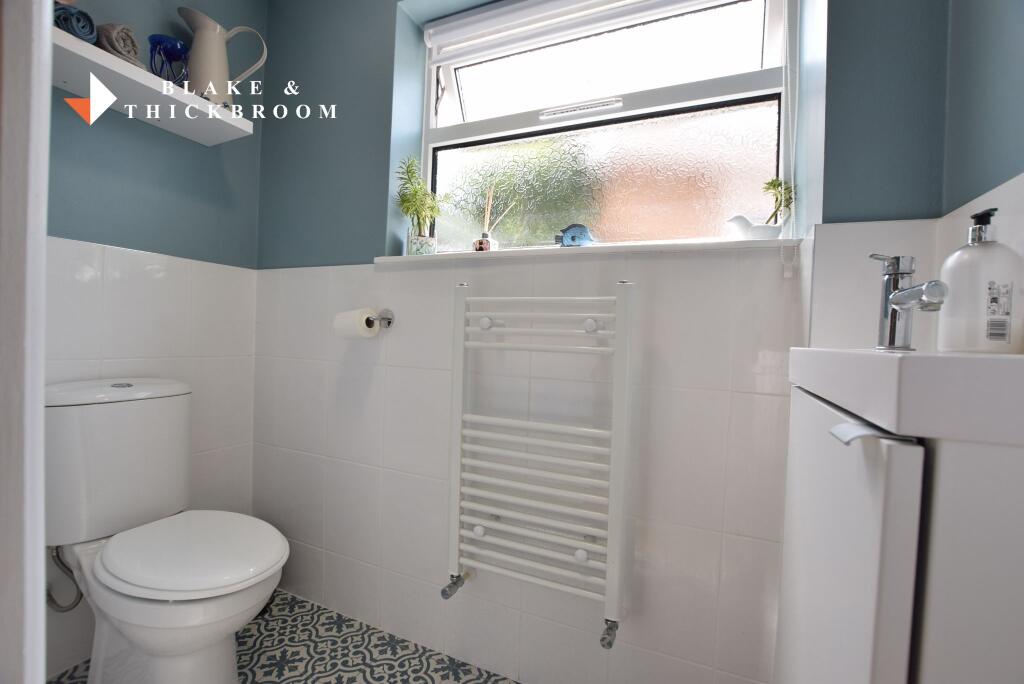 GROUND FLOOR CLOAKROOM