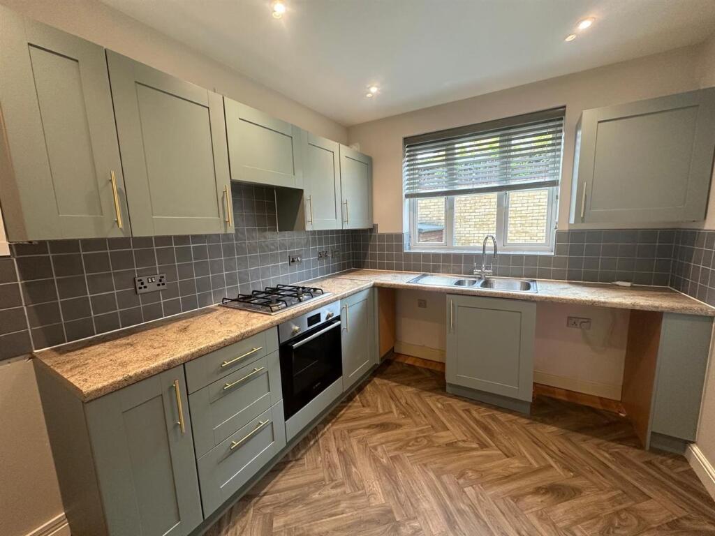 KITCHEN: