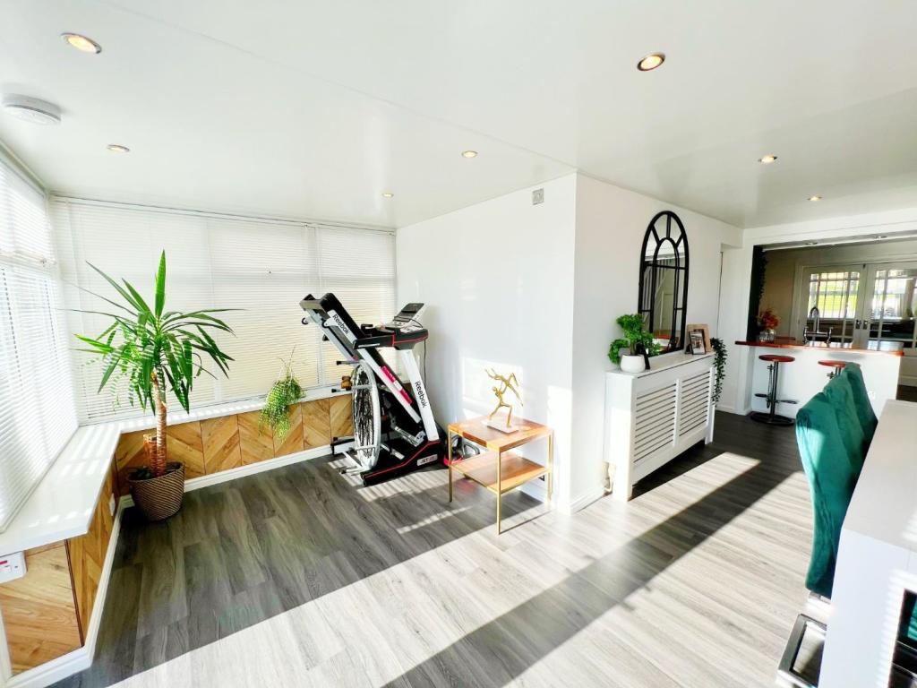 Dining Family Area pic 6.jpg