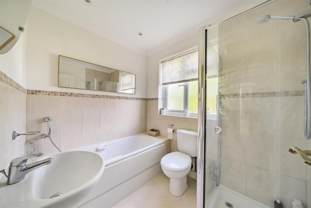 Swiss Avenue - Bathroom.jpg