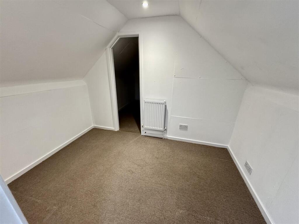 Attic room 1