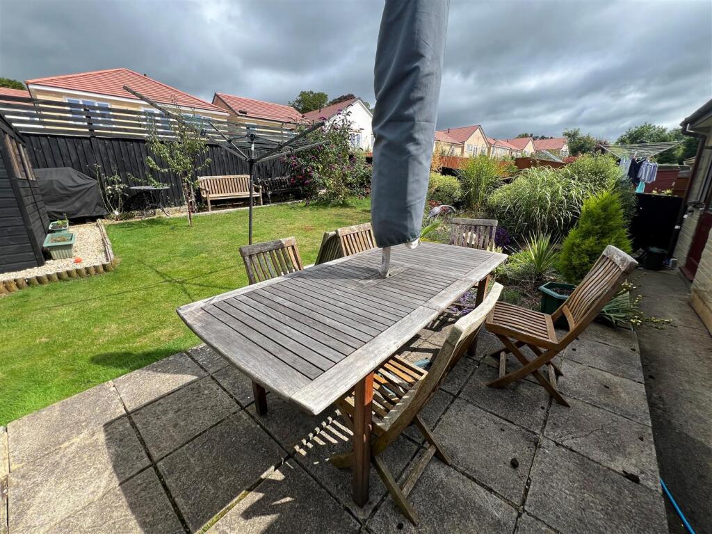 Rear garden 3.jpg