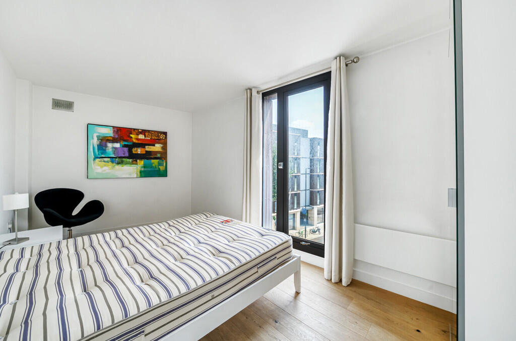 1333763-8-689494b...