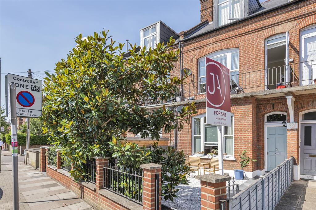 james_anderson_flat_a_128_felsham_rd__27_.JPG