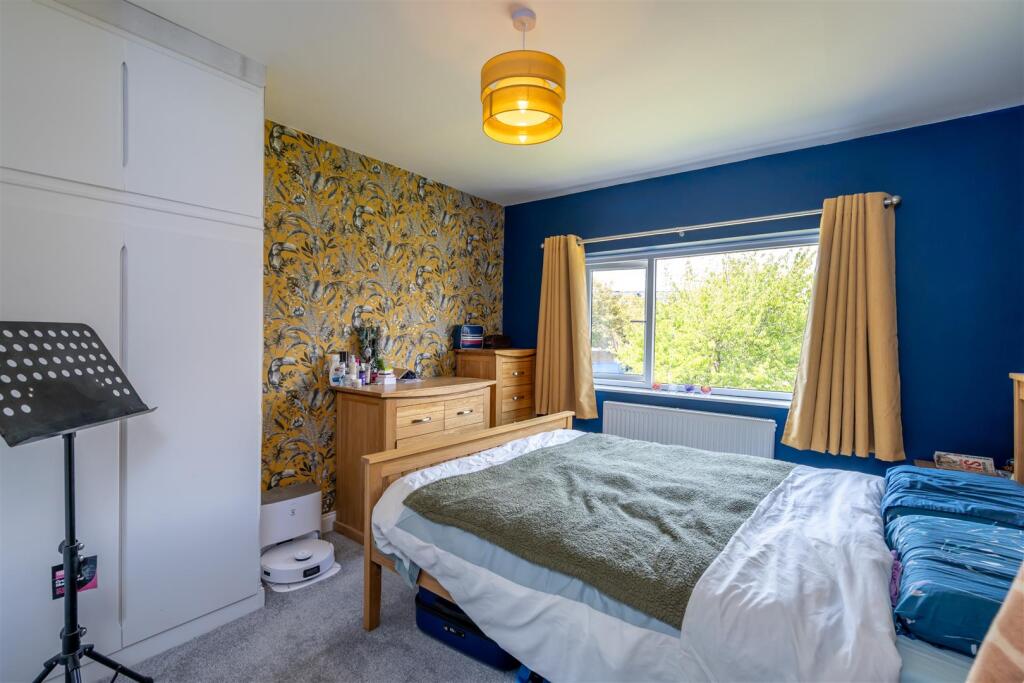 Bedroom 1.jpg