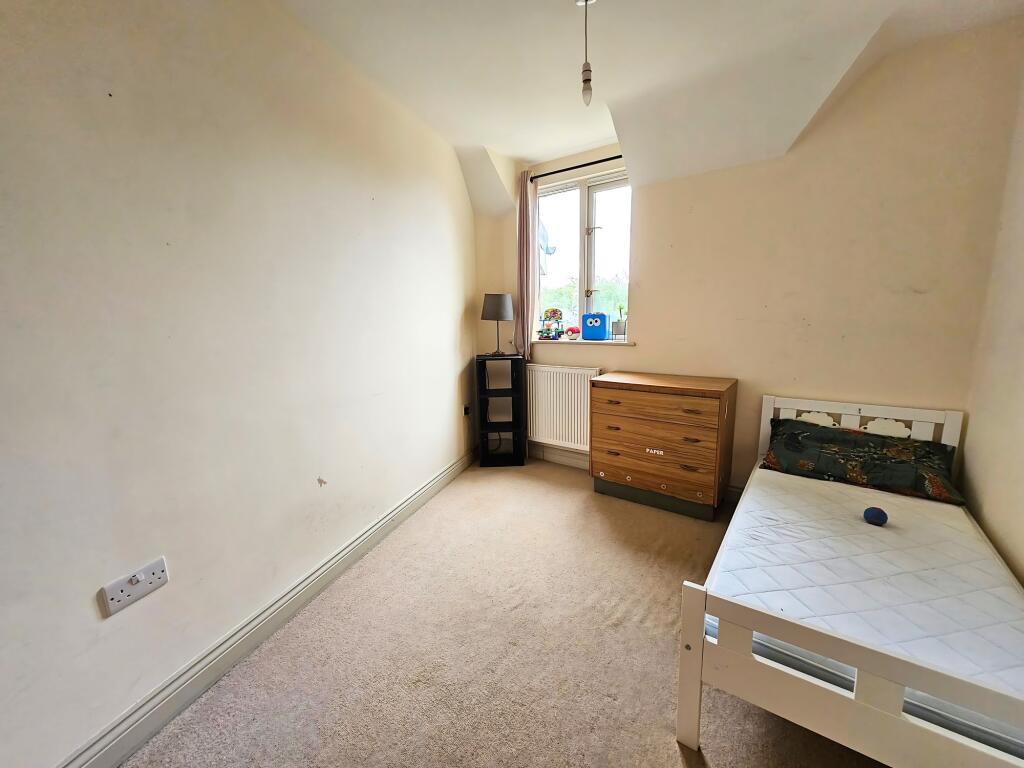 3 x Bedrooms