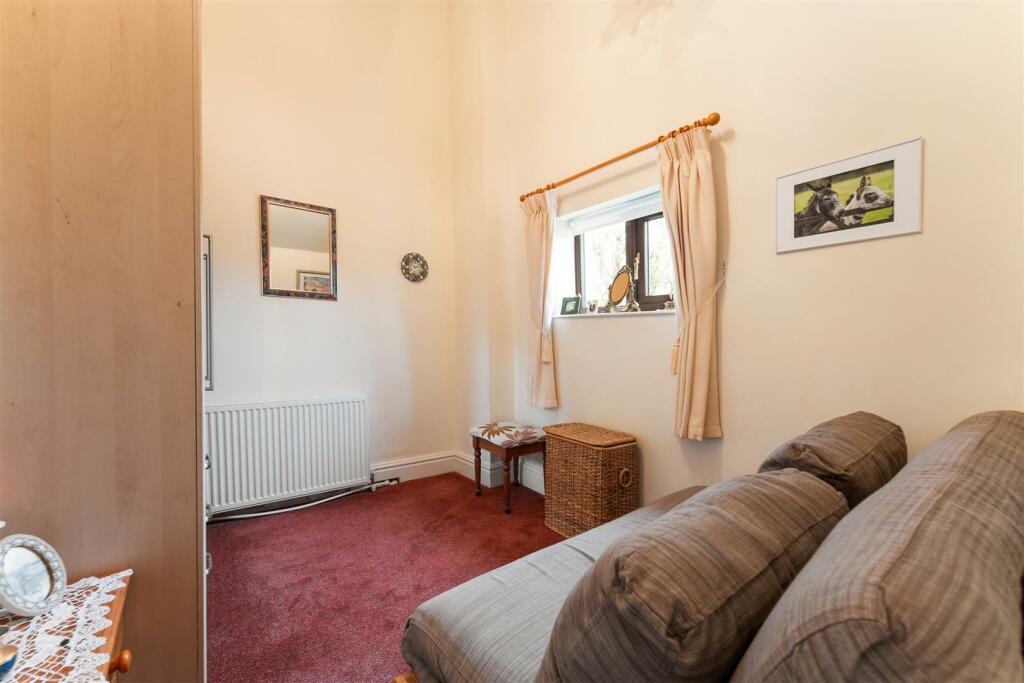 256 Mill Lane, Dorridge, B93 8NU_4.jpg