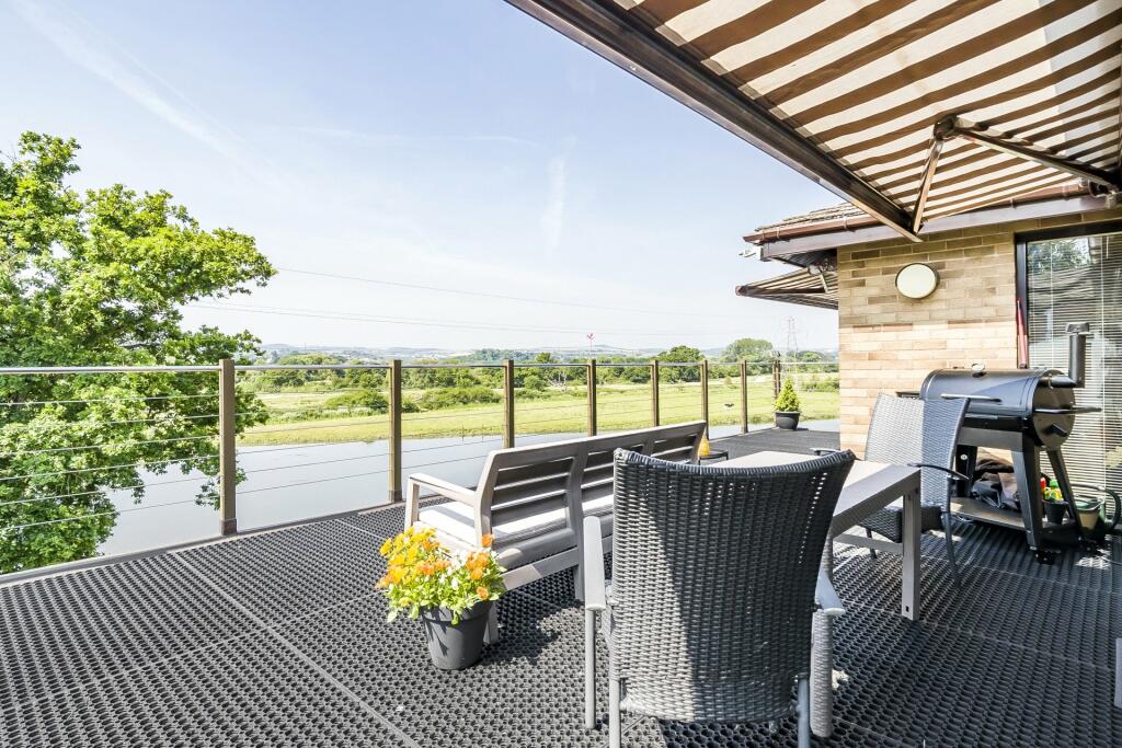 Top Sun Deck/Terrace