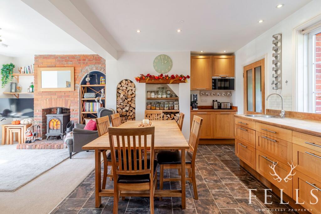 Kitchen / dining room