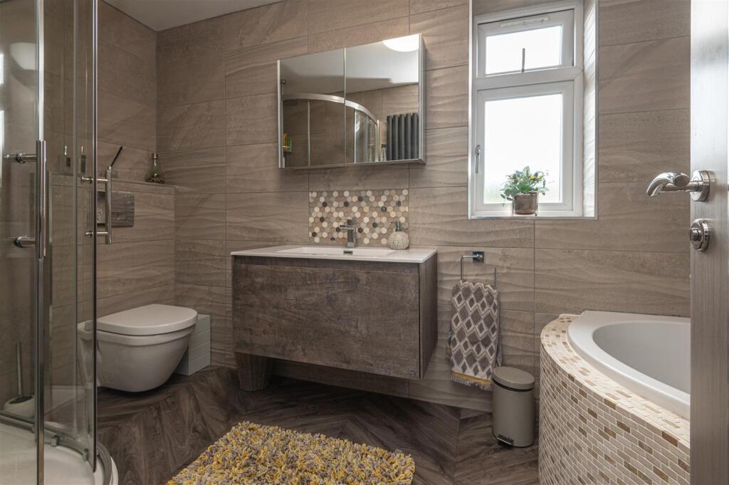 47 - 14 Broomfield Road HD2 2HG.jpg