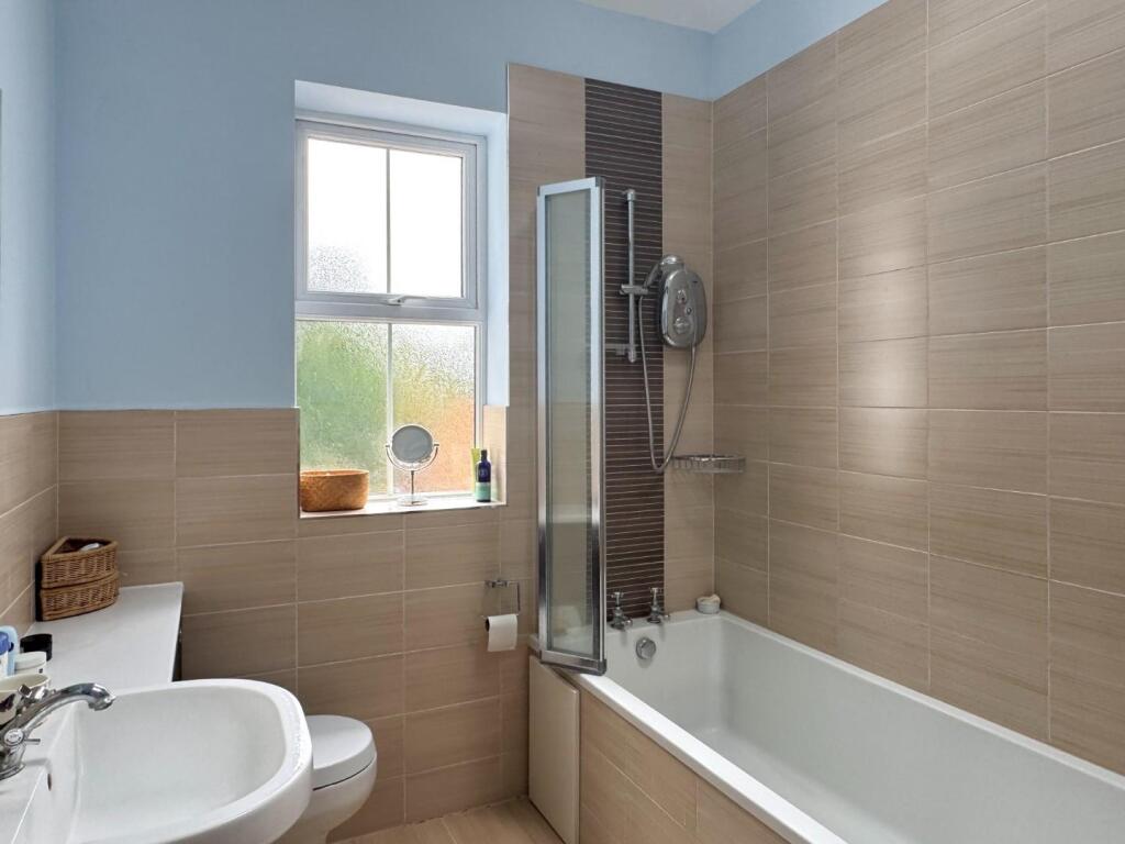 En-Suite Bathroom