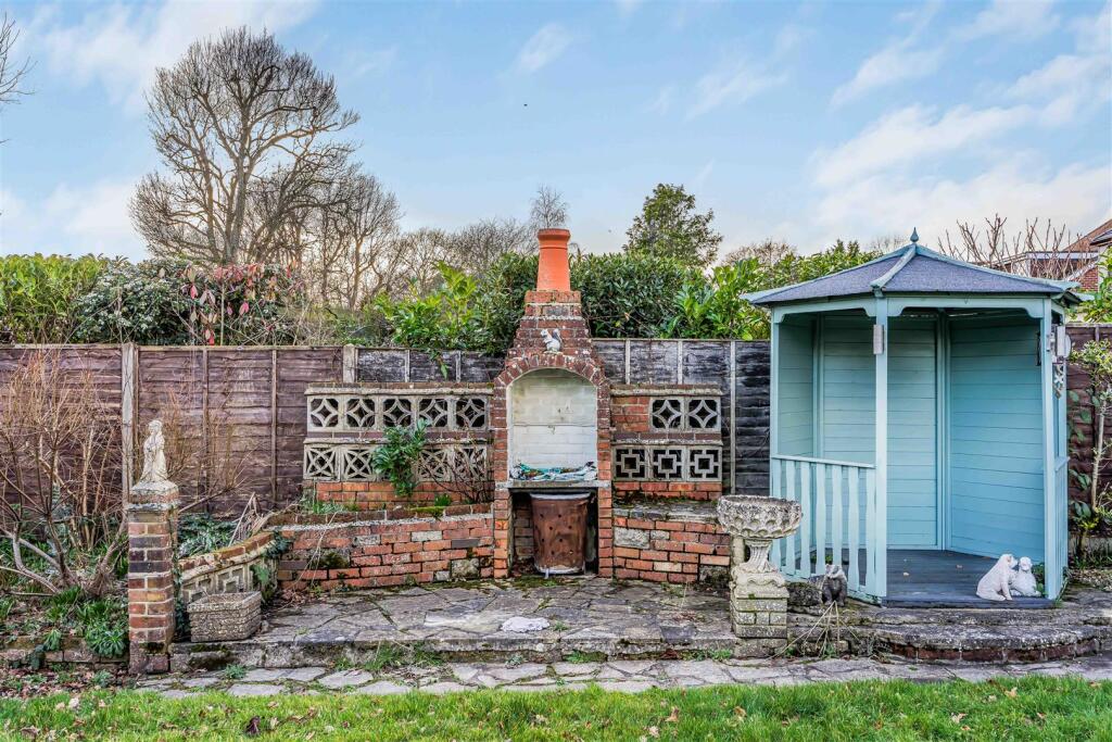 28 Warfield Crescent, Waterlooville-Small-PorticoM