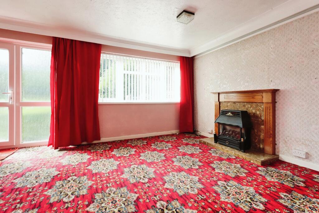 Living Room/ Dining