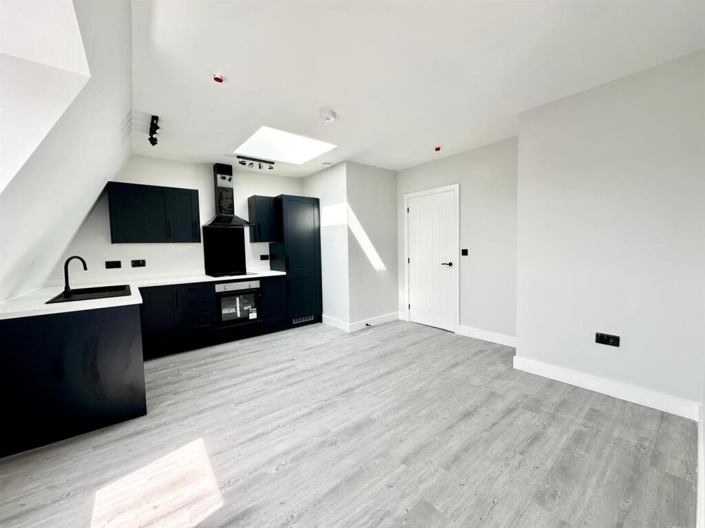 WhatsApp Image 2025-06-20 at 11.07.44 (4).jpeg