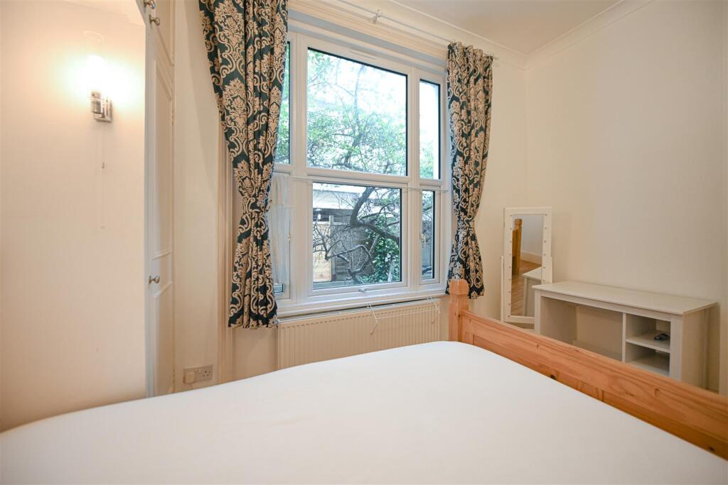 Bedroom                   .jpg