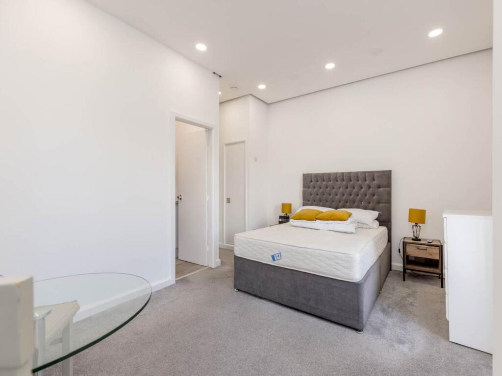 66215_NorthBankStree