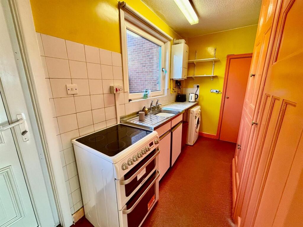 Fitted Kitchen: