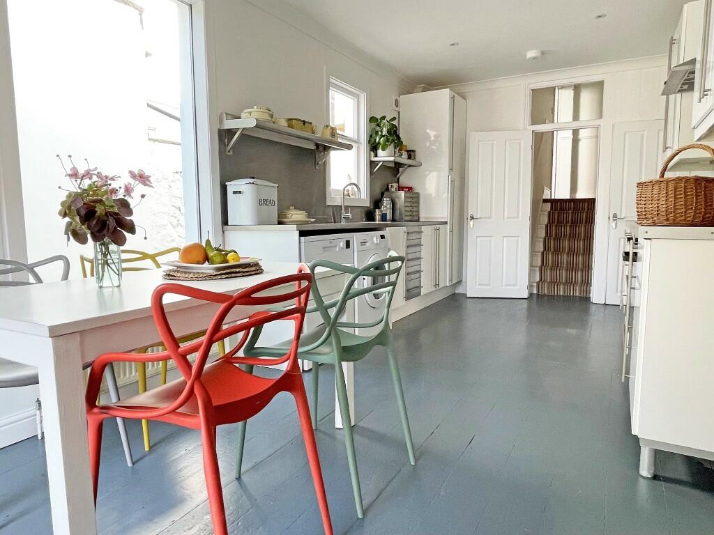 Kit/Breakfast Room