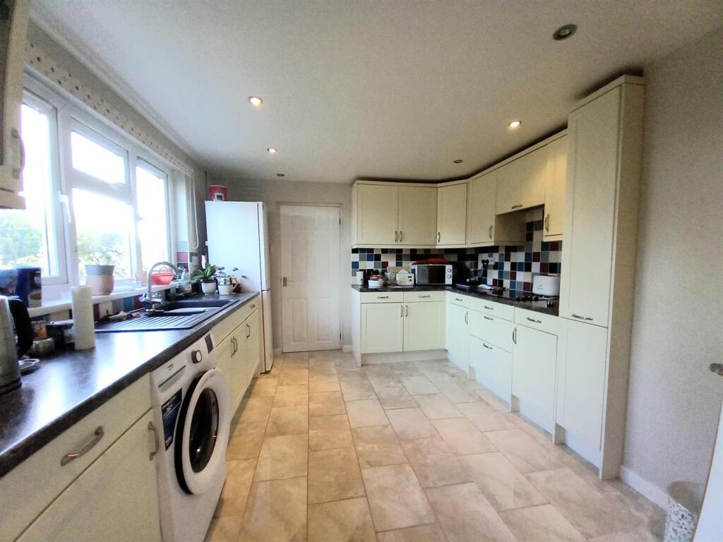1 Turnpike Kitchen.jpg