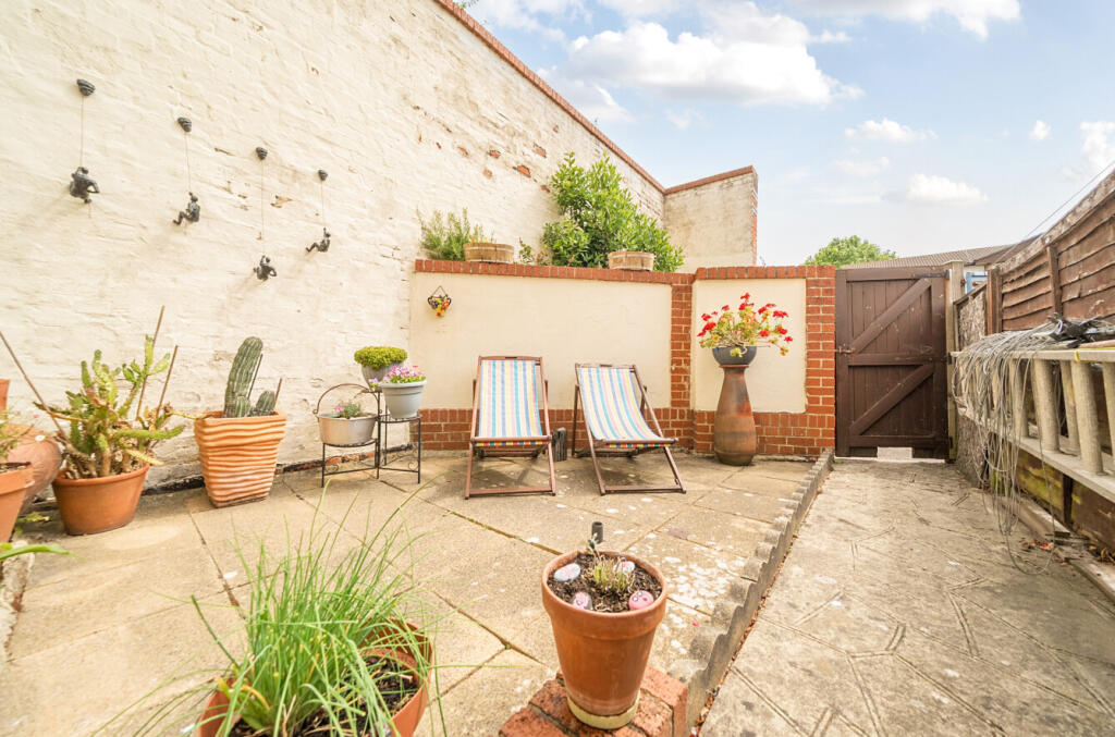 1325010-15-6878d7...