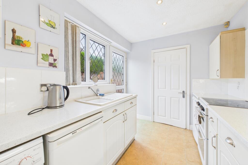 CAM03162G0-PR0342-STILL016