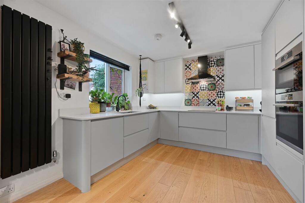 AR - 2 Decourcey Court - Kitchen3 (1).JPG