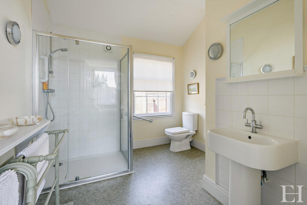 8647635-interiorW...